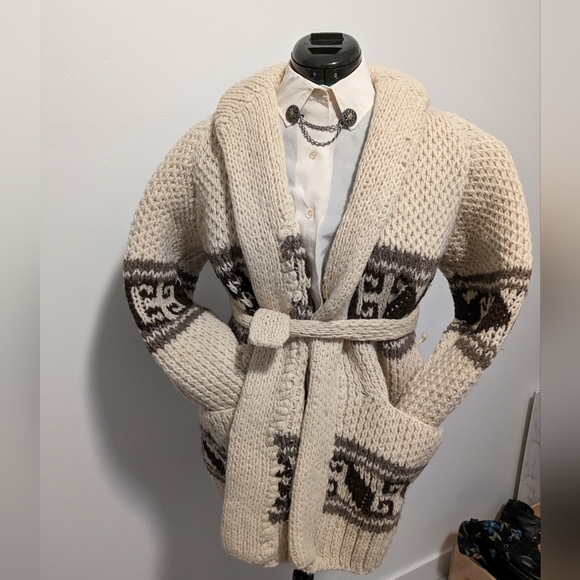 Handmade One of a Kind Chunky knitted Cardigan - Picture 6 of 7